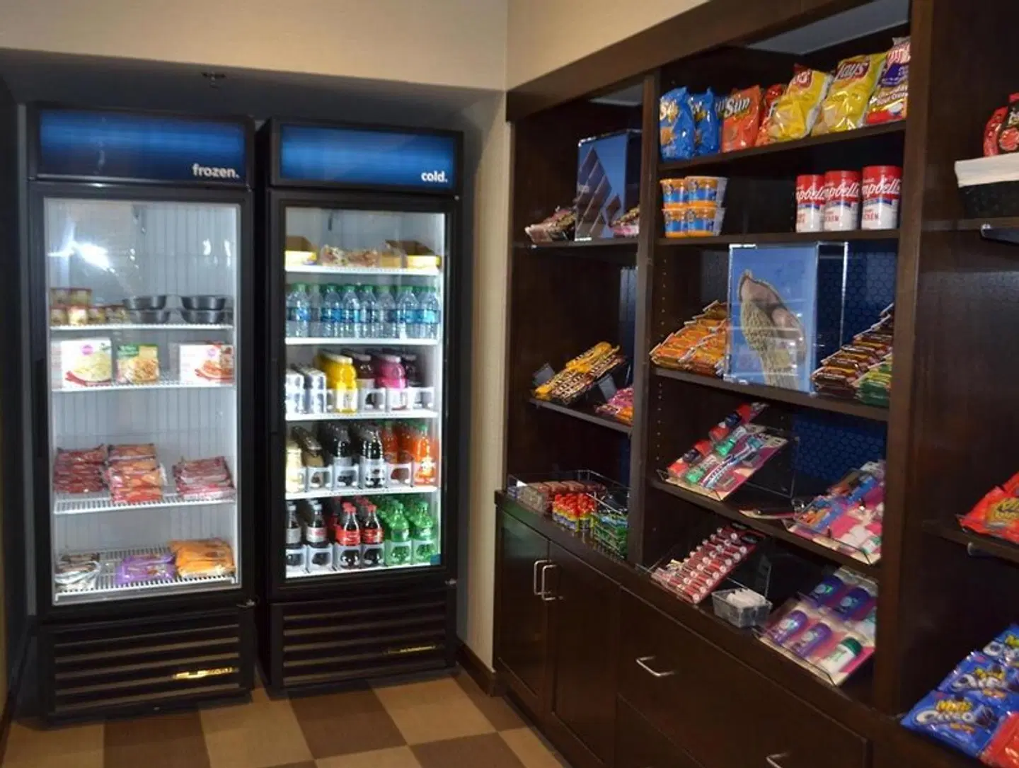 Hampton Inn Seattle/Everett Bar