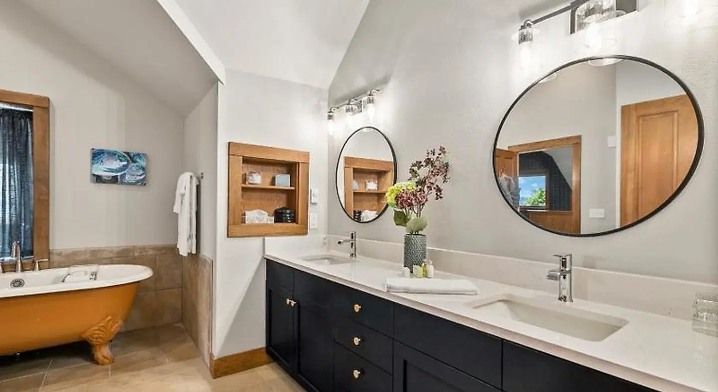 Saratoga Inn Badezimmer