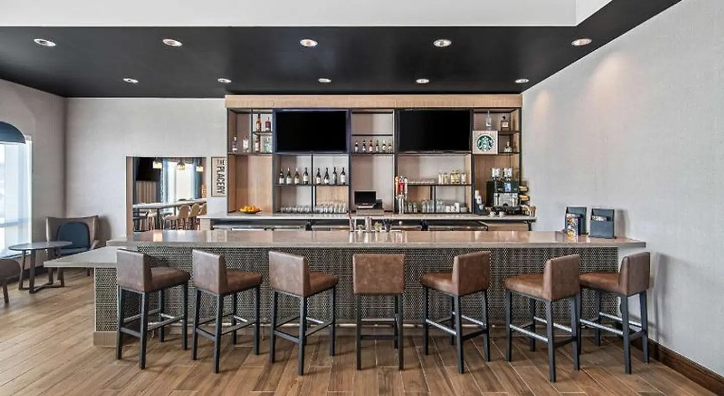 Hyatt Place Newark/Silicon Valley Bar