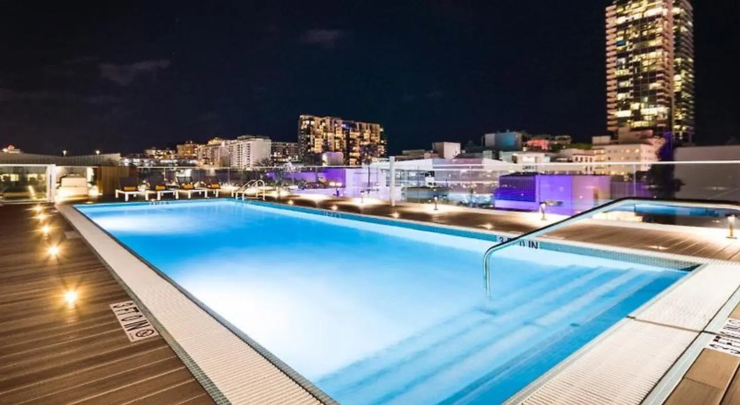 Iberostar Waves Miami Beach OUTDOOR_POOL