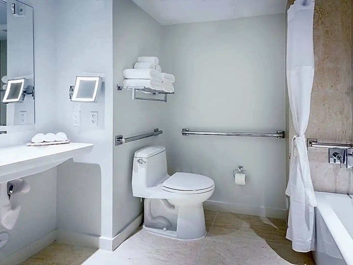 Iberostar Waves Miami Beach Badezimmer