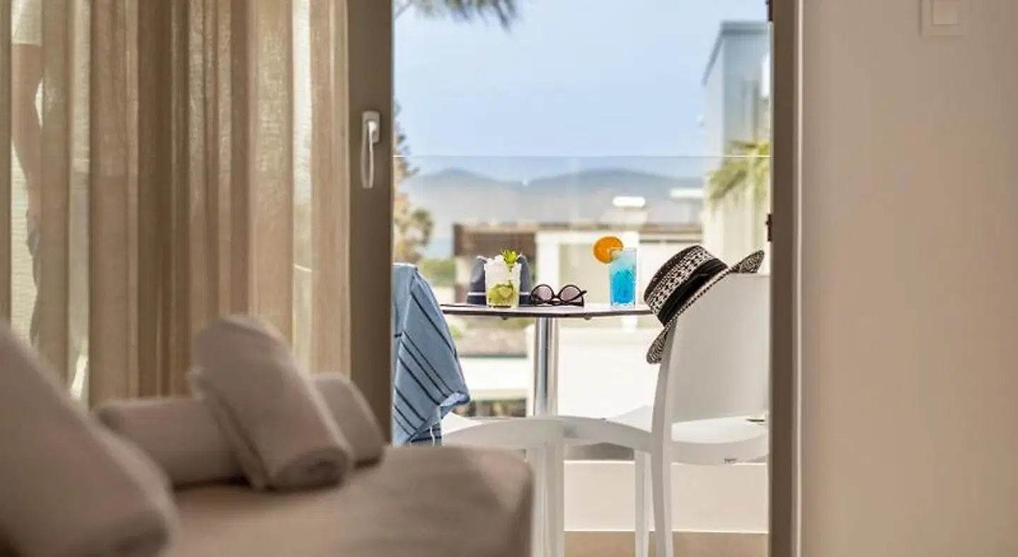 Mythos Suites Hotel ROOM_EXAMPLE