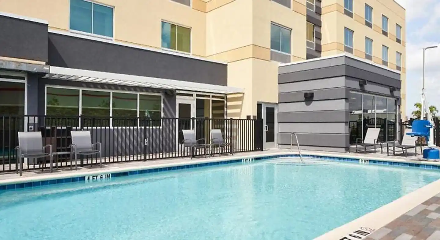 Fairfield Inn & Suites by Marriott Orlando at Millenia Pool