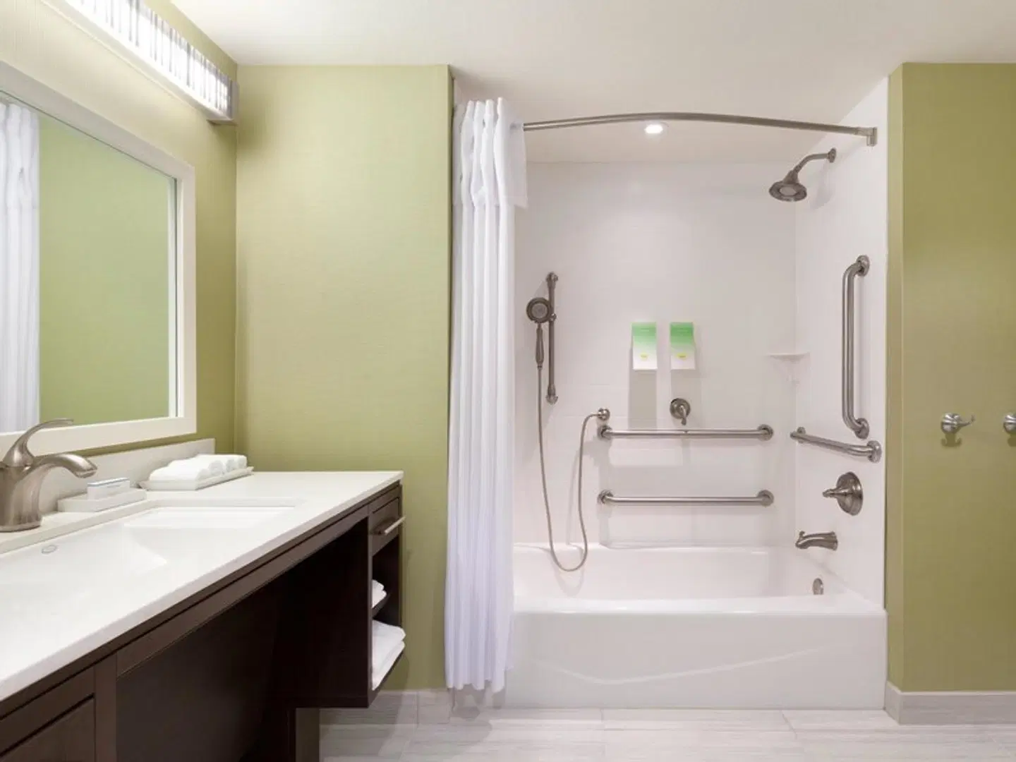Home2 Suites by Hilton Seattle Airport Badezimmer