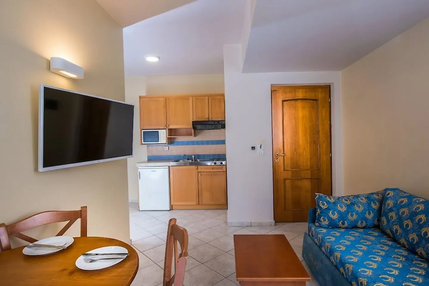 Eleni Beach ROOM_EXAMPLE