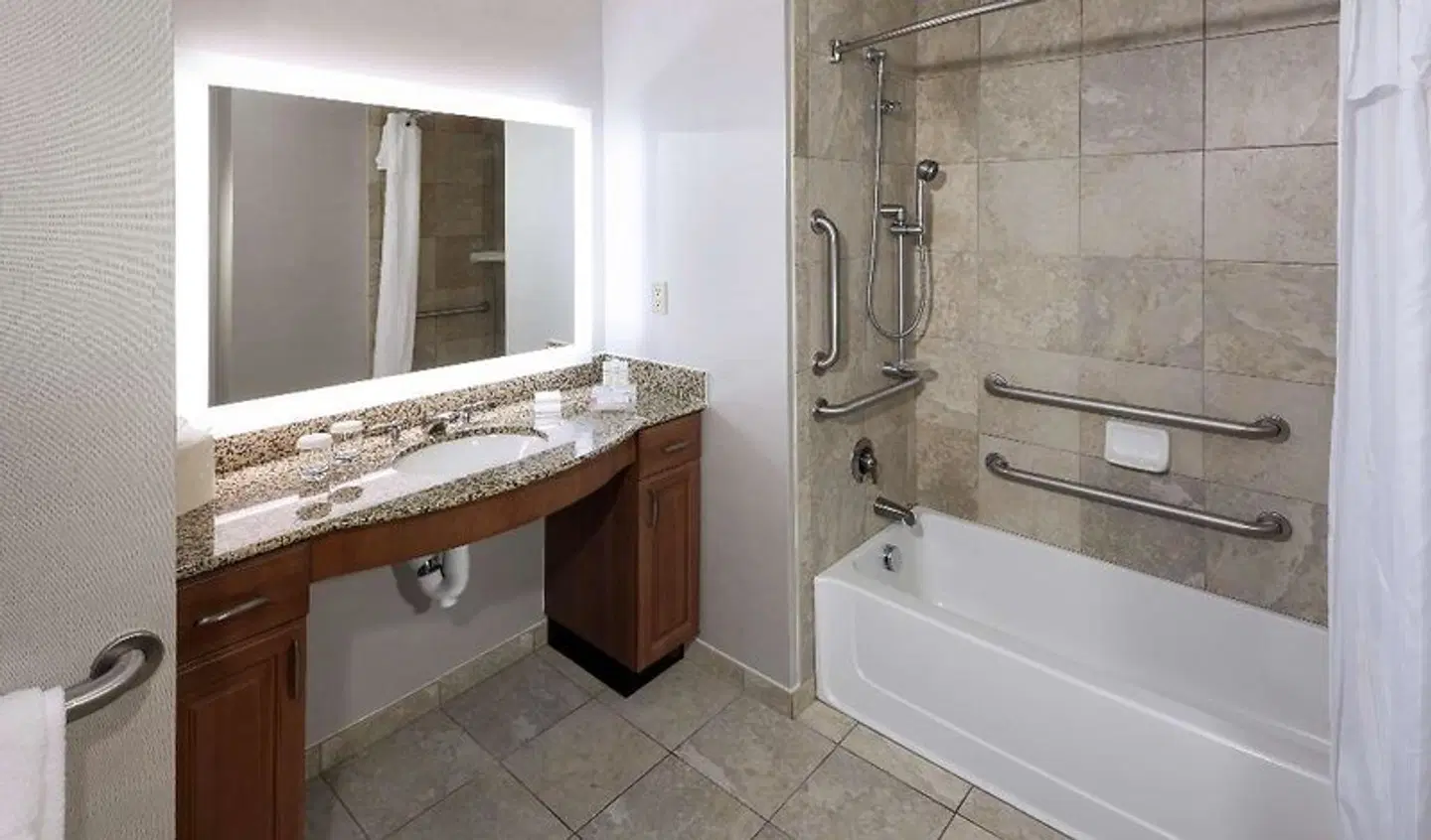 Homewood Suites by Hilton Phoenix North-Happy Valley Badezimmer