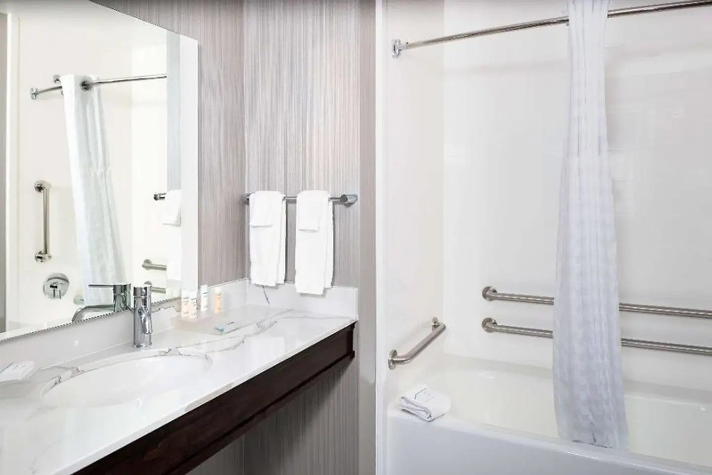 Homewood Suites by Hilton Phoenix Airport South Badezimmer