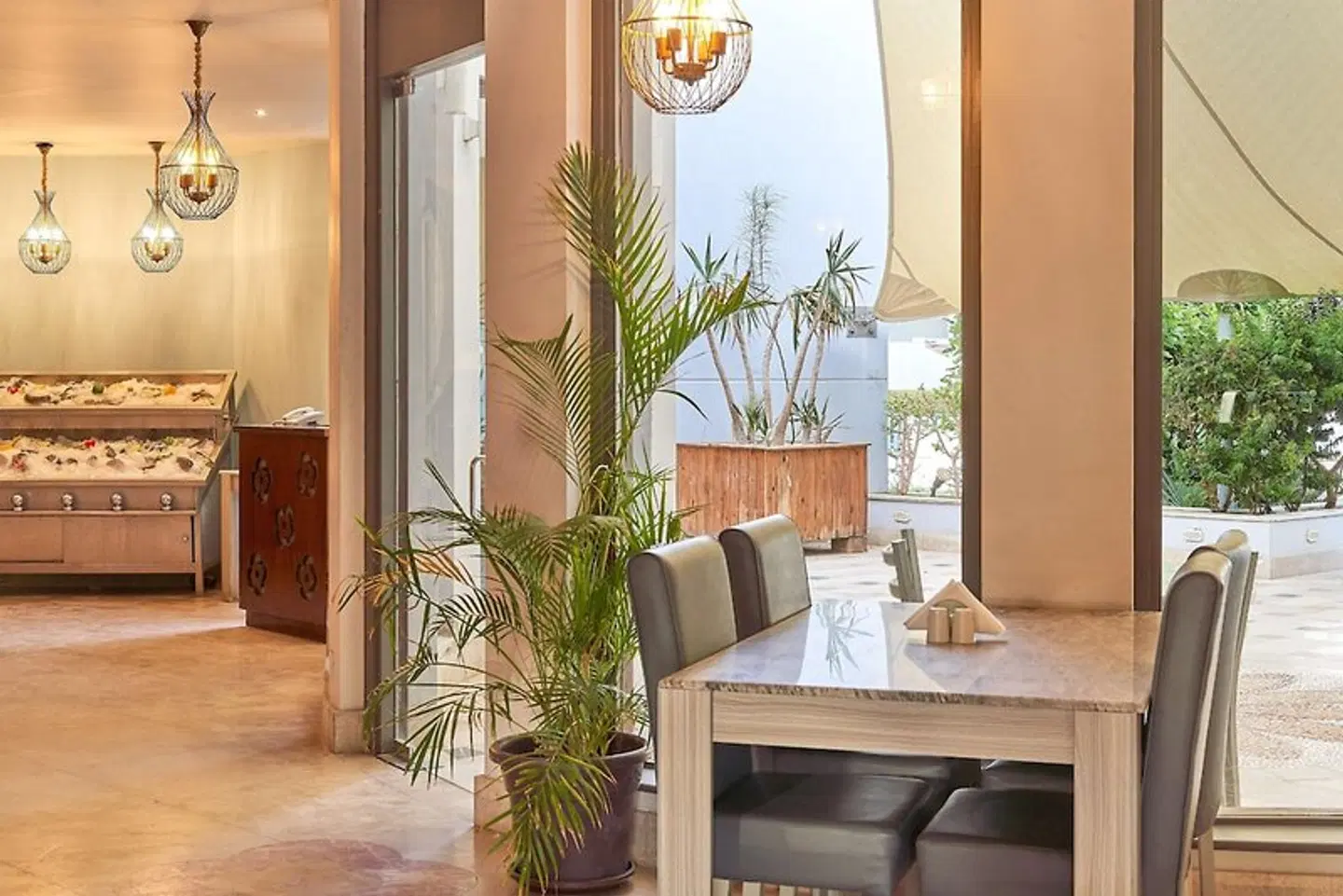 Fanadir Hotel Restaurant