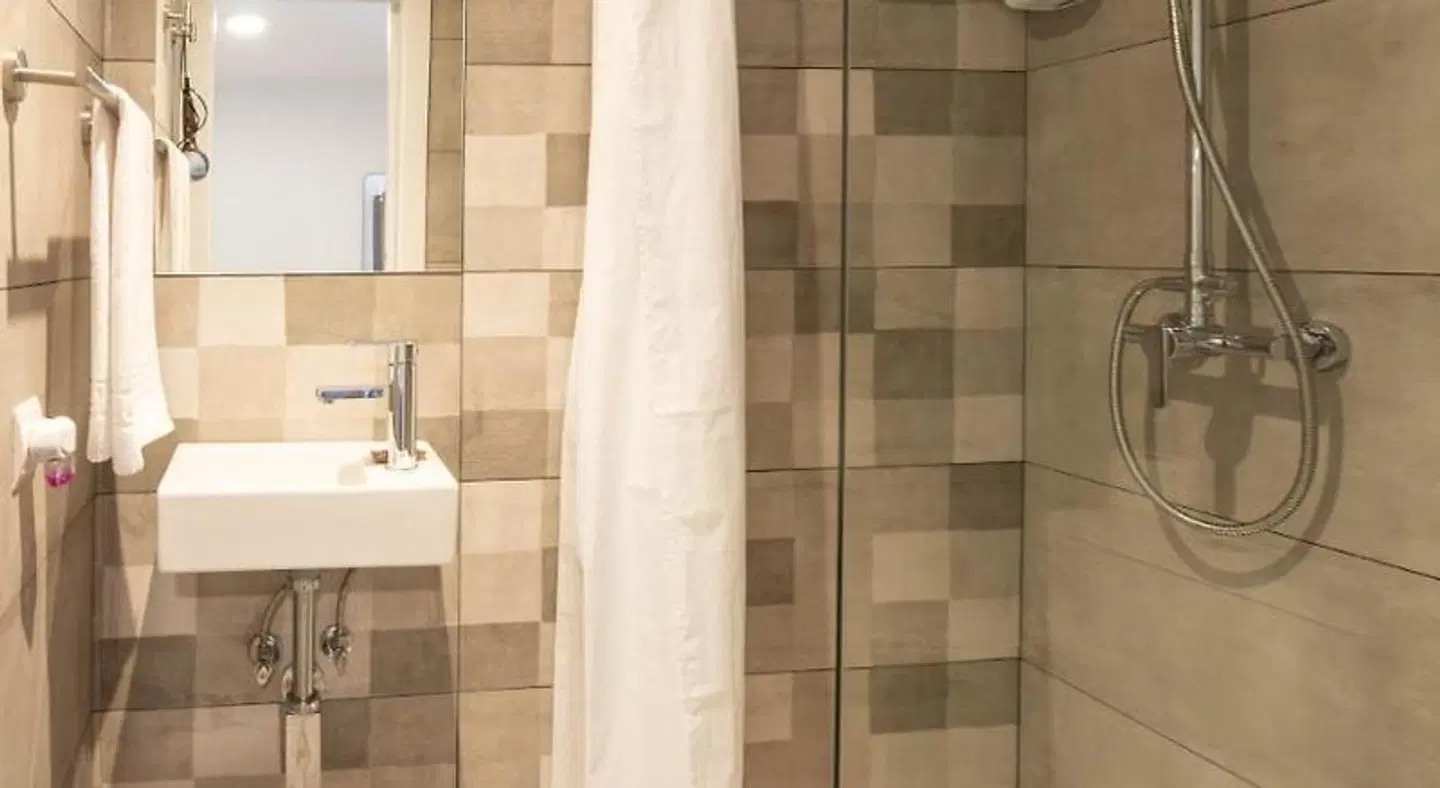 Costa Hostal Badezimmer
