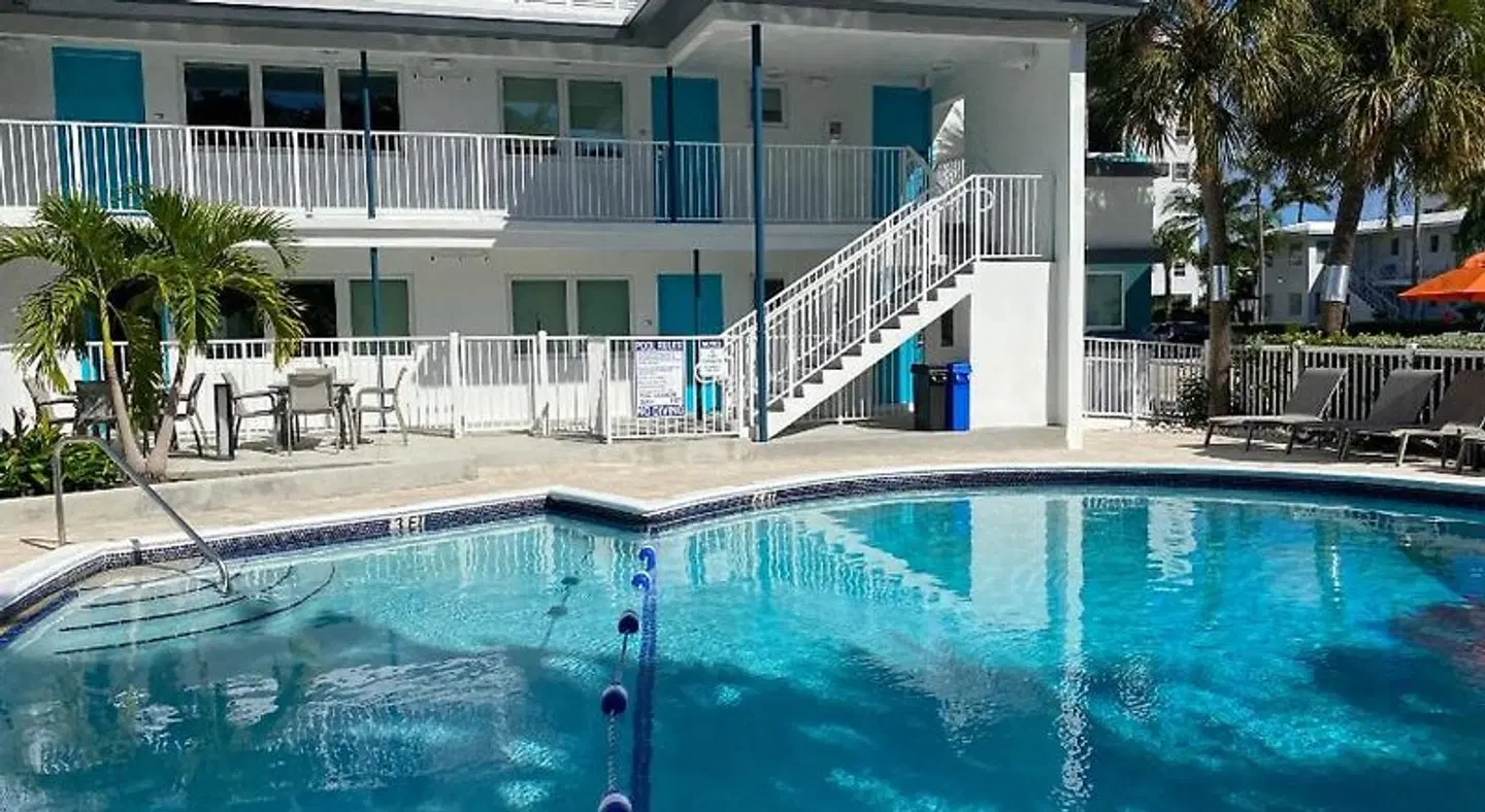 Rolo Beach Hotel Hallenbad