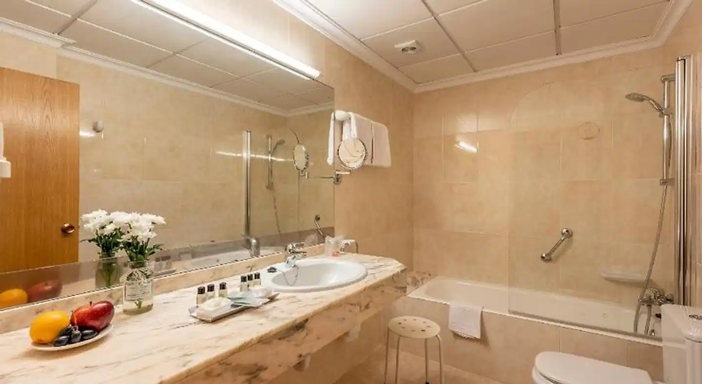 Hotel Miramar Badezimmer