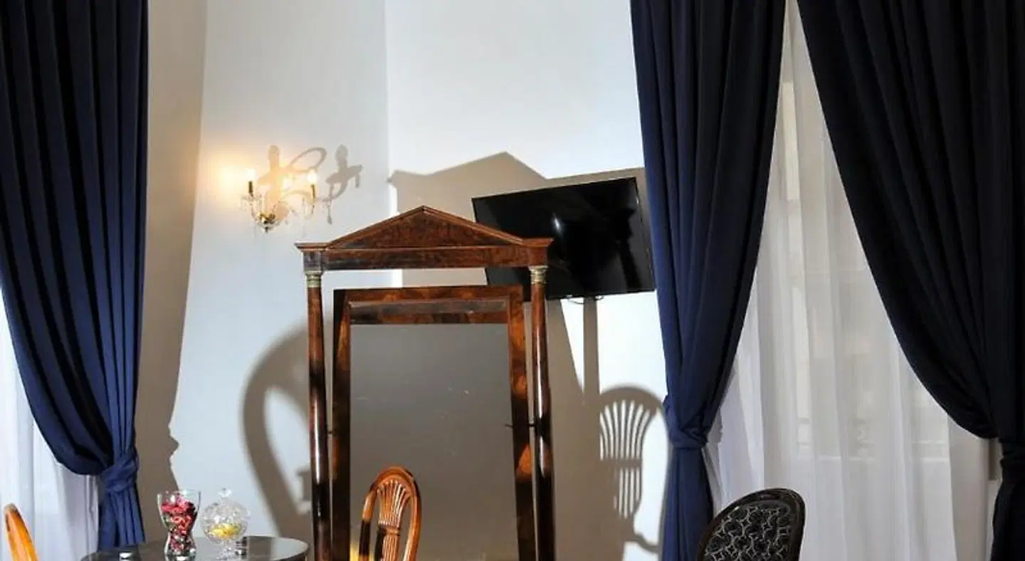 Di Palma Suite ROOM_EXAMPLE
