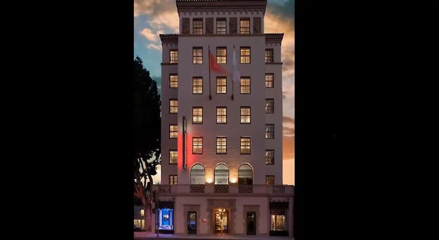 Pasadena Hotel & Pool Aussenansicht