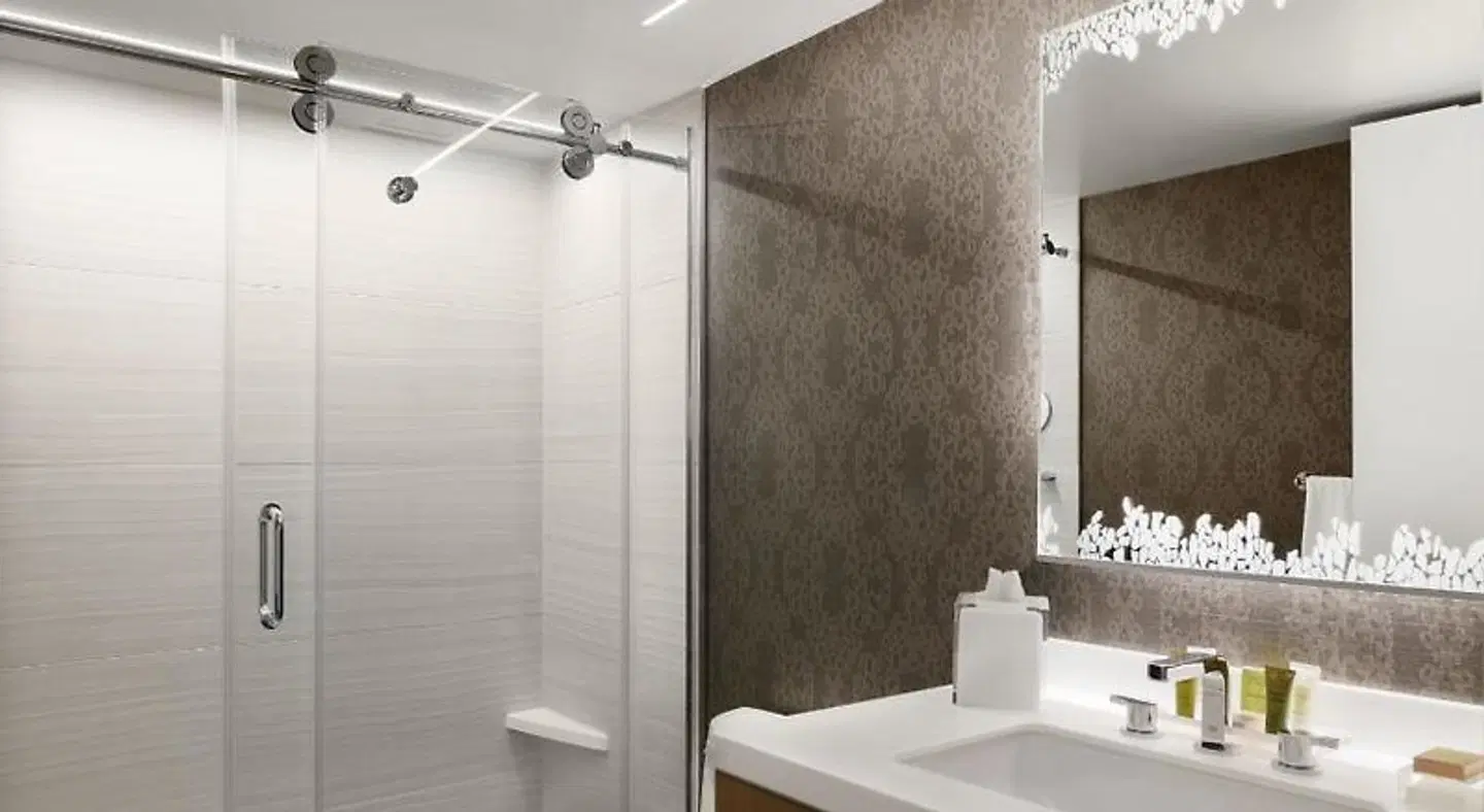 Hilton Washington DC National Mall Badezimmer