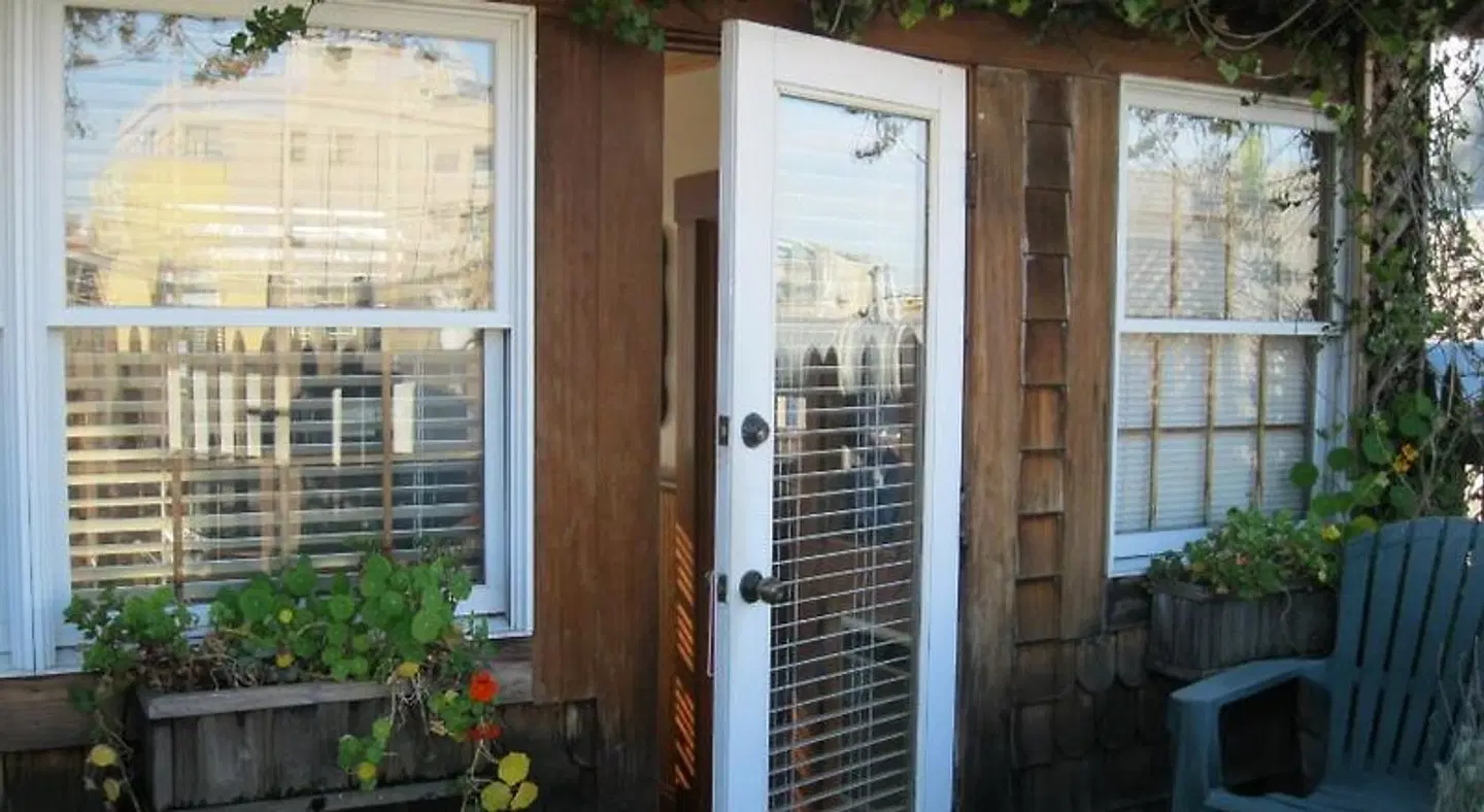 San Remo Hotel EXTERIOR