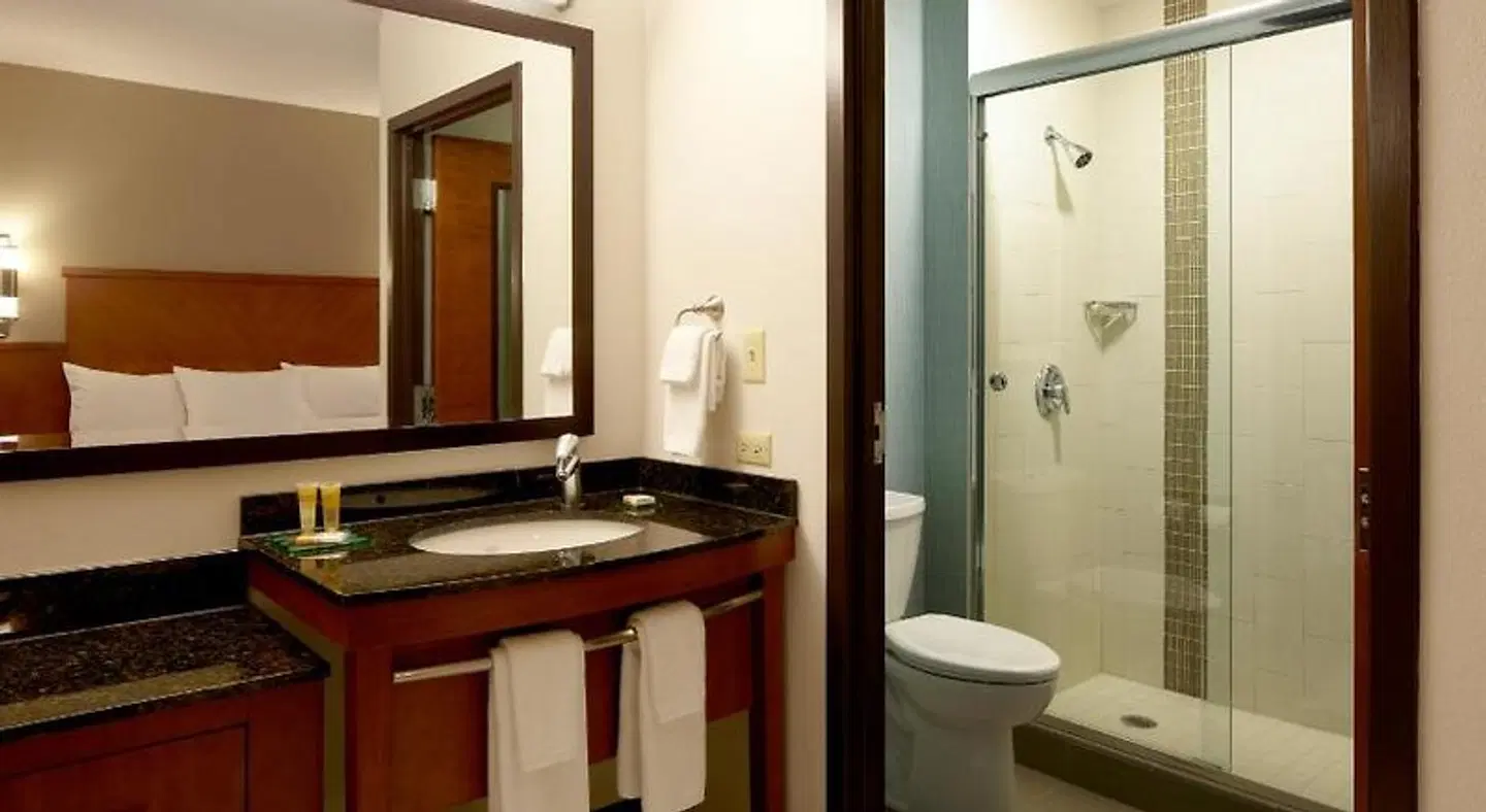 Hyatt Place Orlando/Convention Center Badezimmer