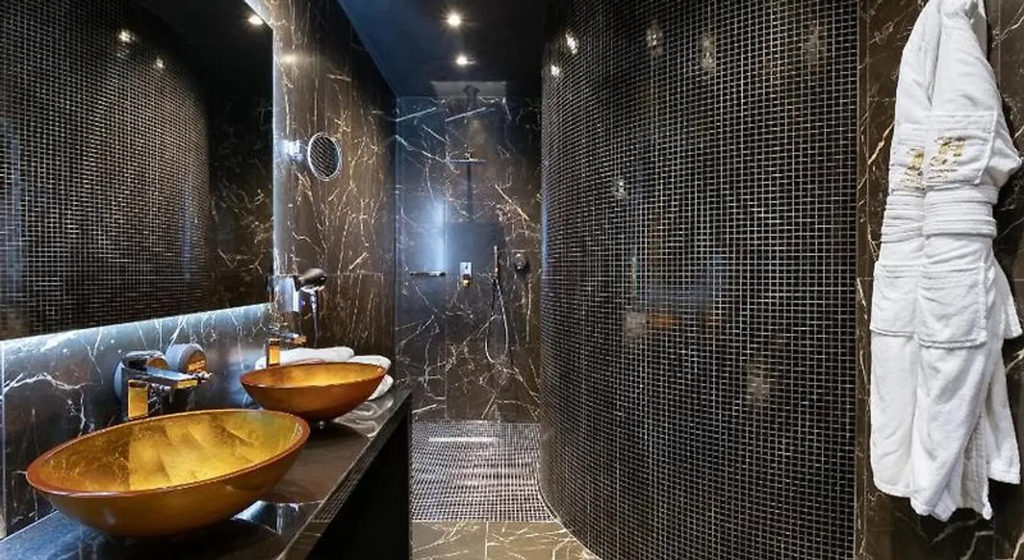 H Hotel Badezimmer