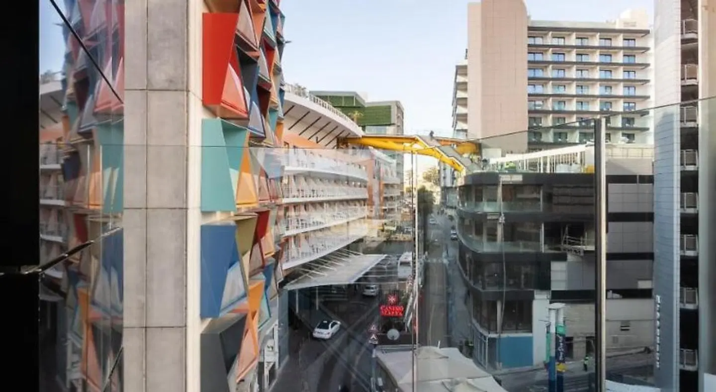 H Hotel EXTERIOR
