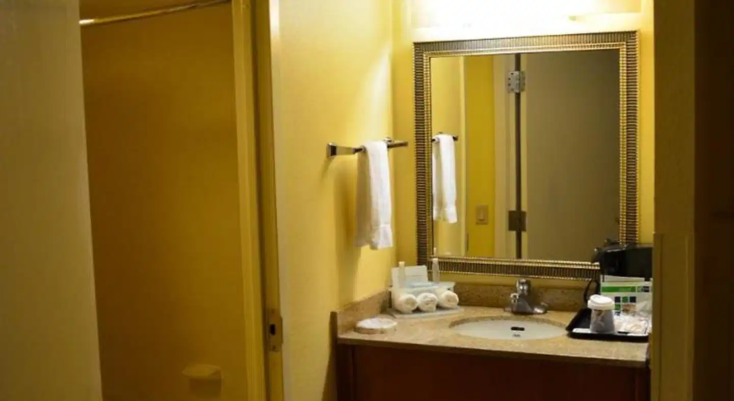 Holiday Inn Express Miami Airport Doral Area Badezimmer