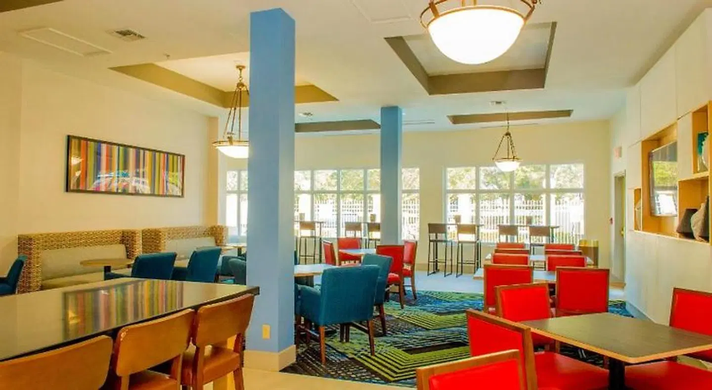 Holiday Inn Express & Suites St. Petersburg North (I-275) by IHG LOUNGE_LOBBY