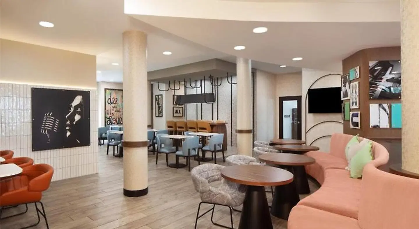 Hampton Inn by Hilton Tampa Fairgrounds Casino Bar