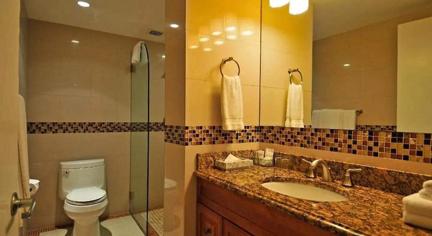 Lombardy Hotel Badezimmer