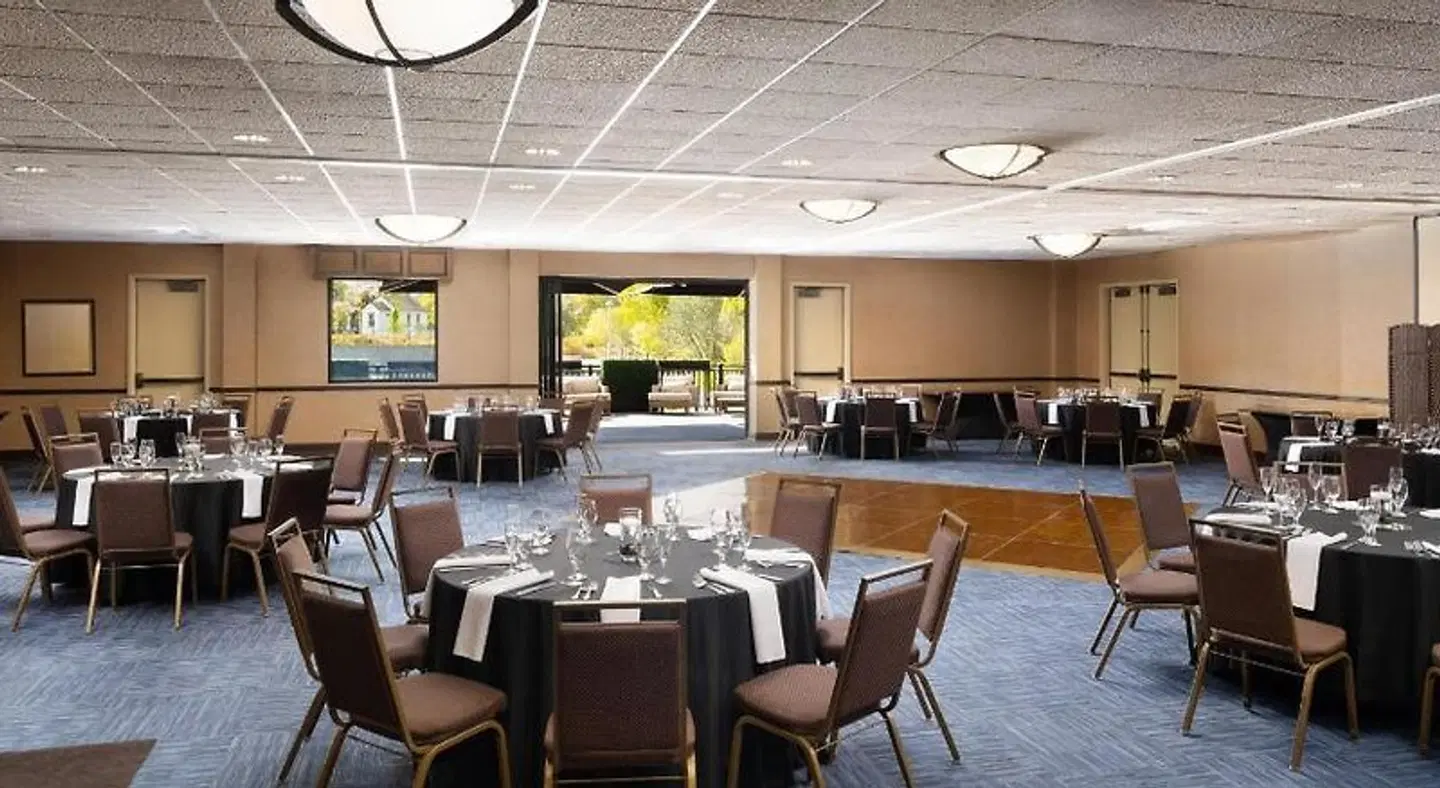 The Golden Hotel Near Coors Brewery, an Ascend Hotel Collection Konferenz