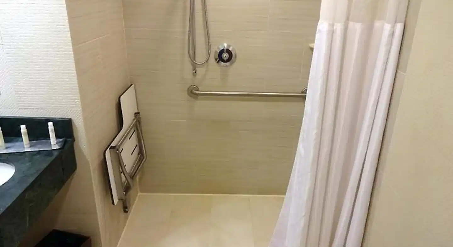 voco Times Square South, New York Badezimmer