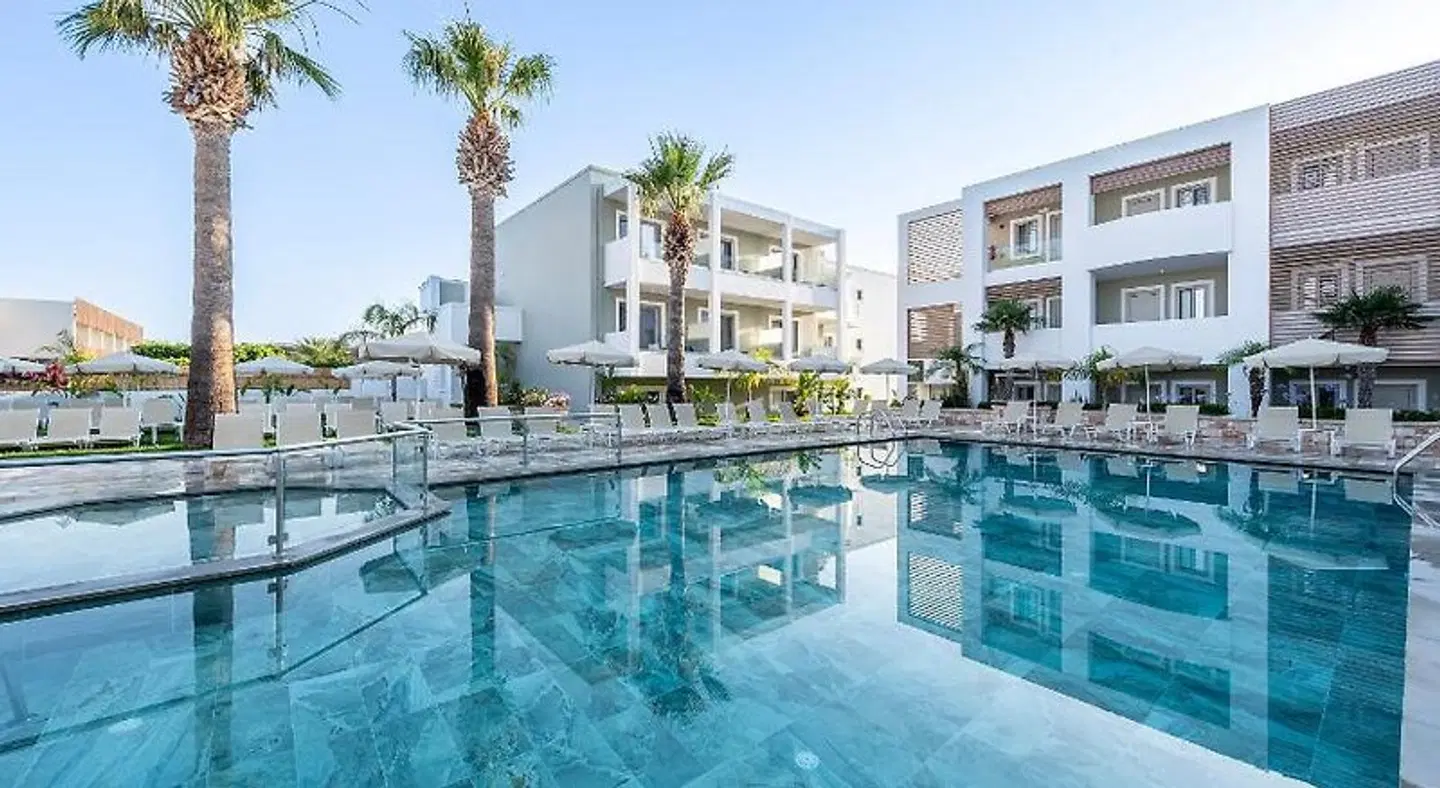 Mythos Suites Hotel OUTDOOR_POOL