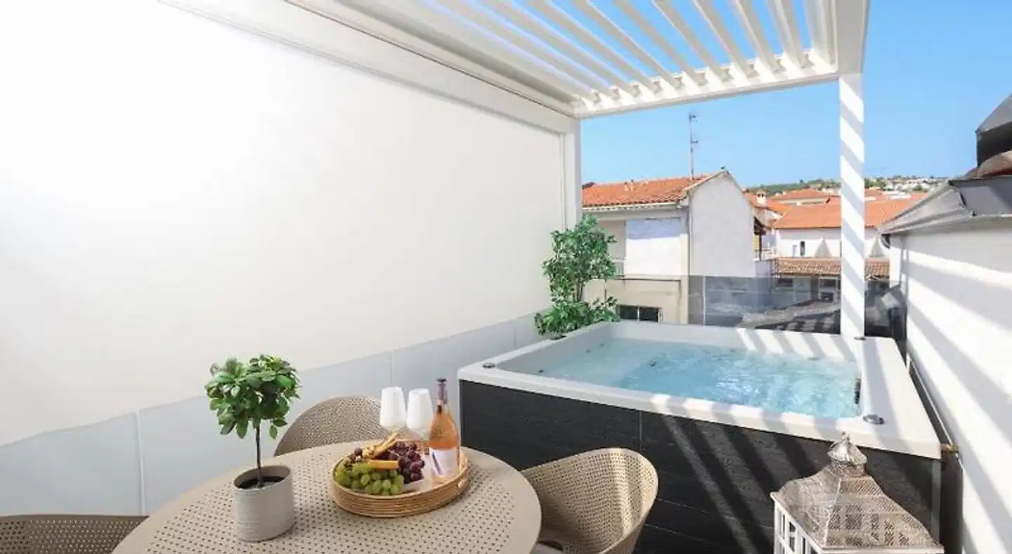 Evitel Luxury Living Hallenbad