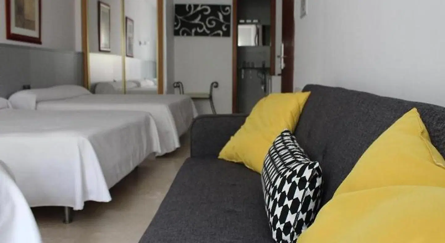 Hostal Abril ROOM_EXAMPLE
