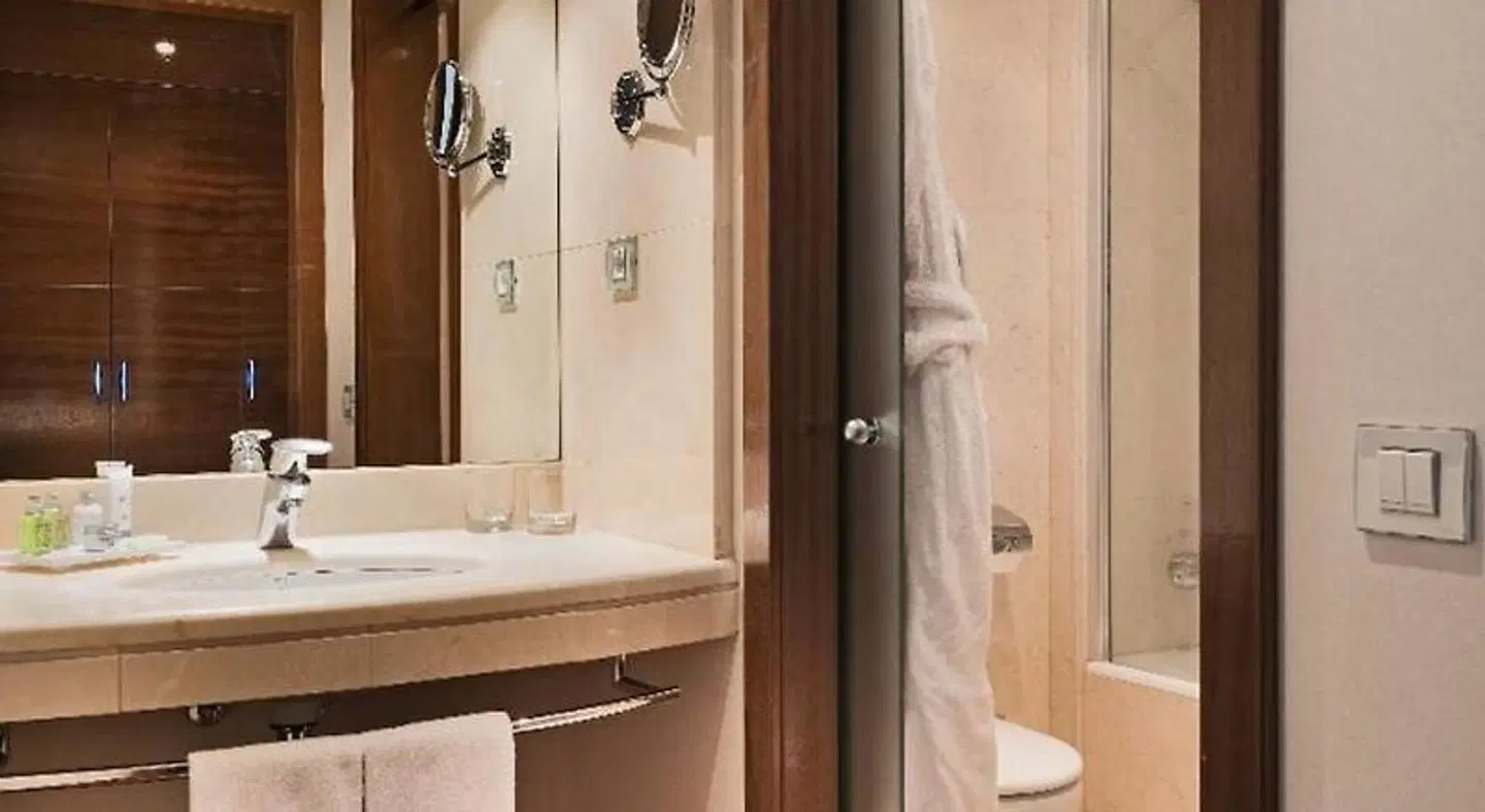 NH Collection Marbella Badezimmer