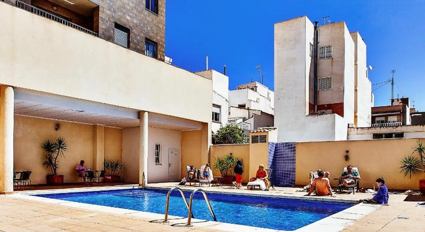 Madrid OUTDOOR_POOL
