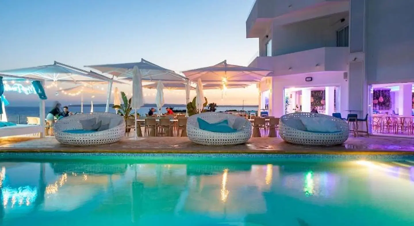 Maysi OUTDOOR_POOL