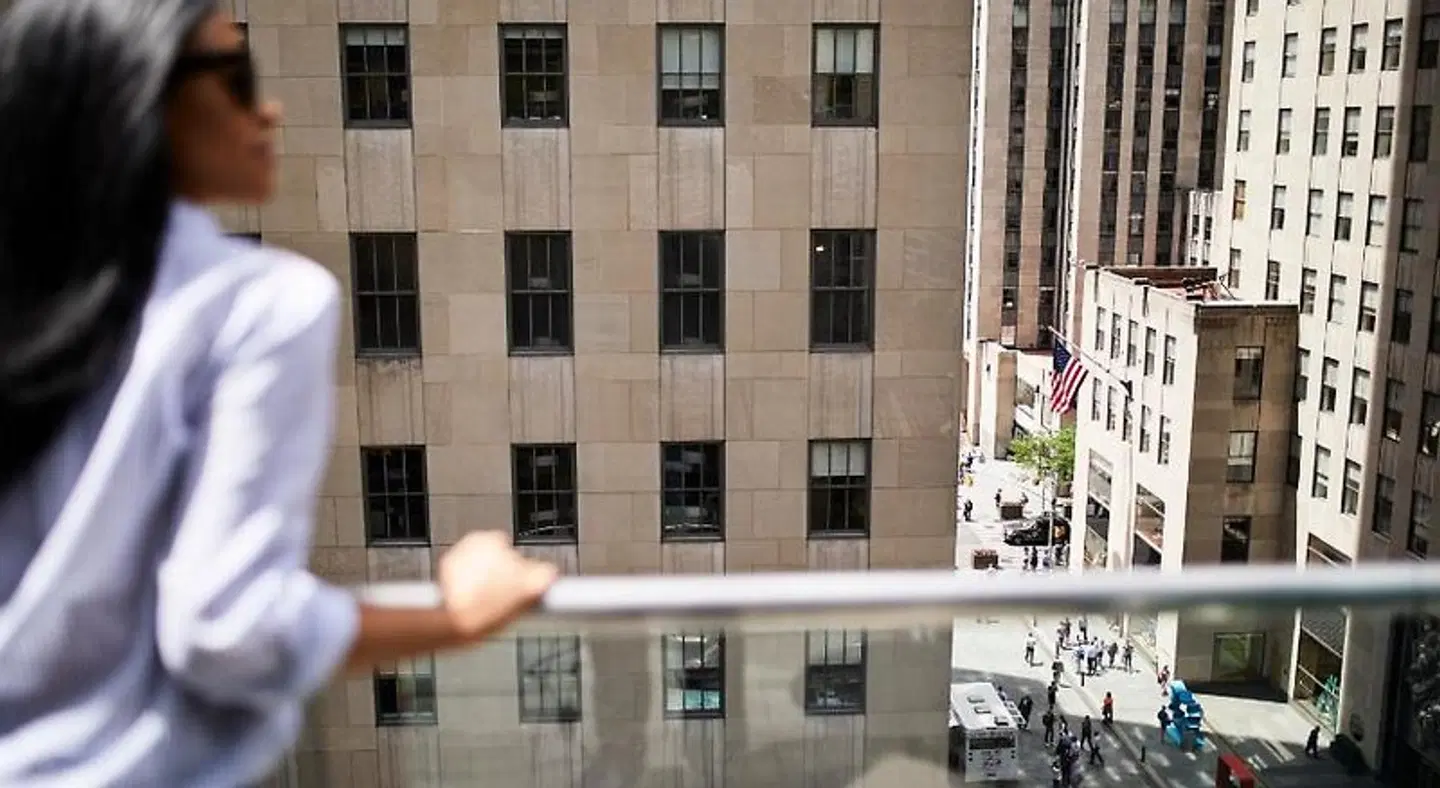 The Jewel Facing Rockefeller Center EXTERIOR