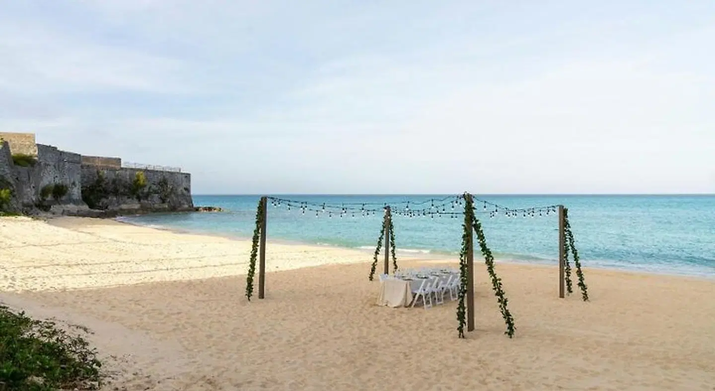 The St. Regis Bermuda Resort Strand