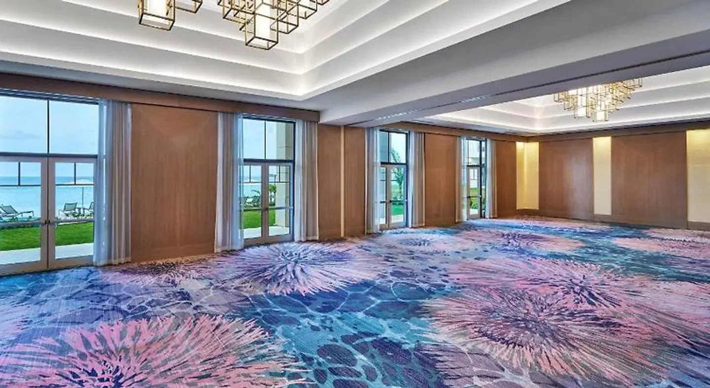 The St. Regis Bermuda Resort Hallenbad