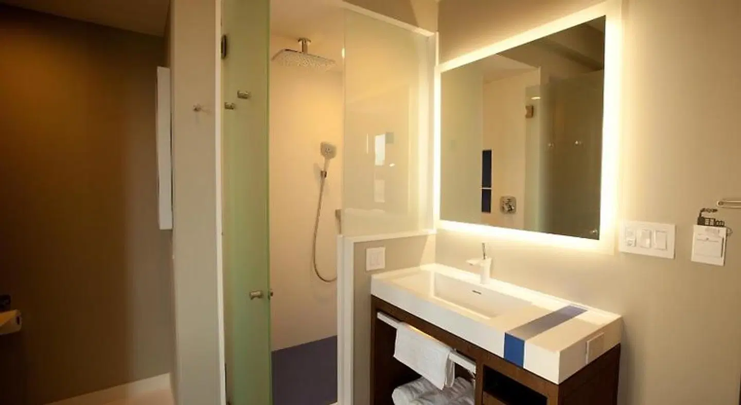 NobleDEN Hotel Badezimmer