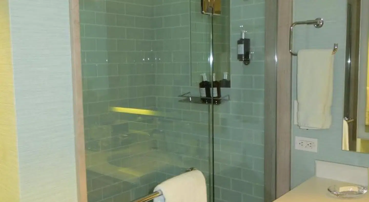 Hotel Amarano Burbank - Hollywood Badezimmer