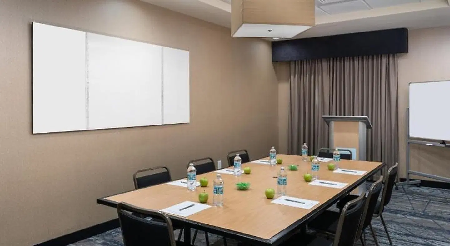 Holiday Inn Express Miami Airport Blue Lagoon Area Konferenz