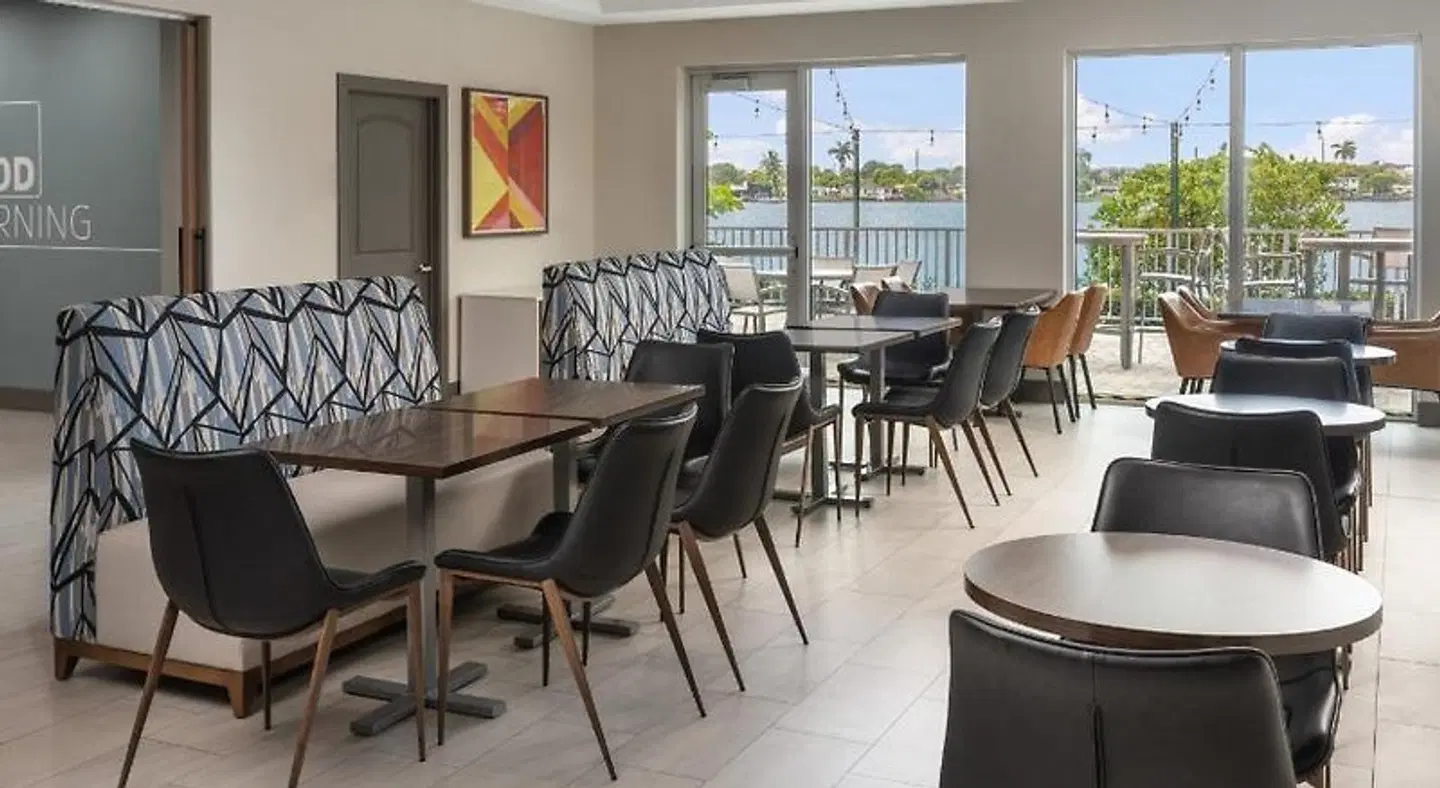 Holiday Inn Express Miami Airport Blue Lagoon Area Konferenz