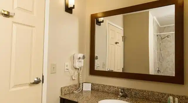 Comfort Suites Clearwater - Dunedin Badezimmer