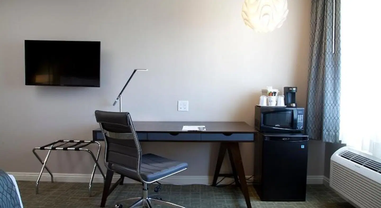 Redac Gateway Hotel Torrance ROOM_EXAMPLE