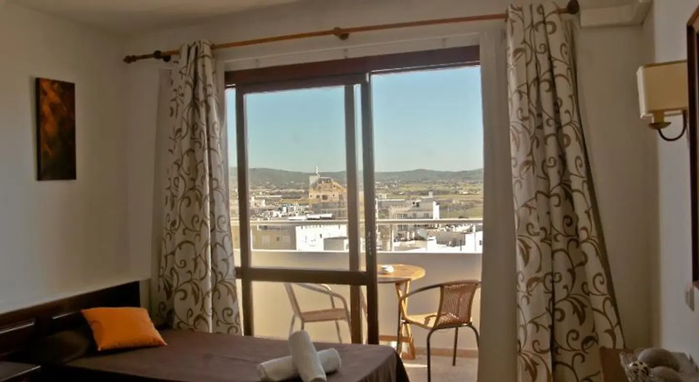 Mestret ROOM_EXAMPLE