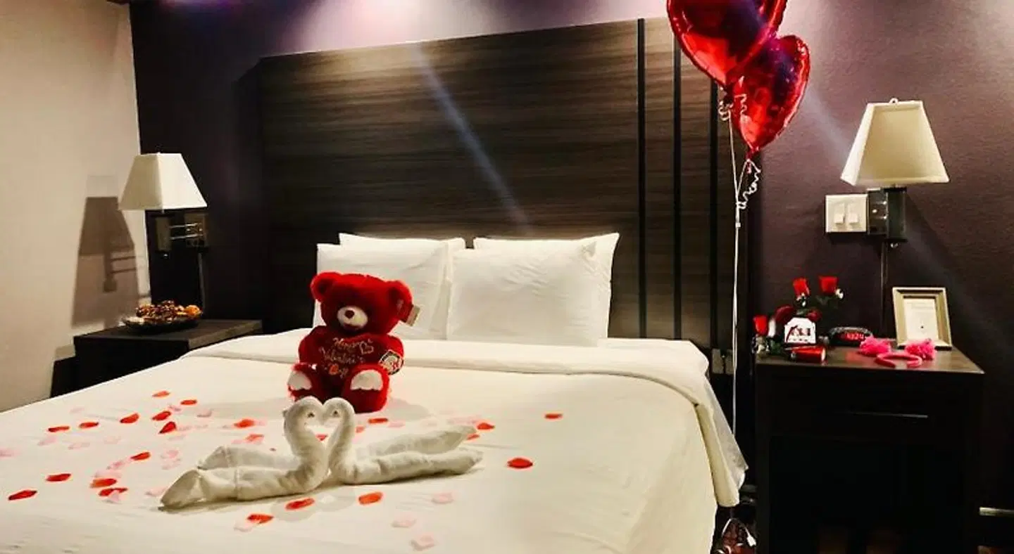 GreenTree Inn & Suites Alhambra Badezimmer