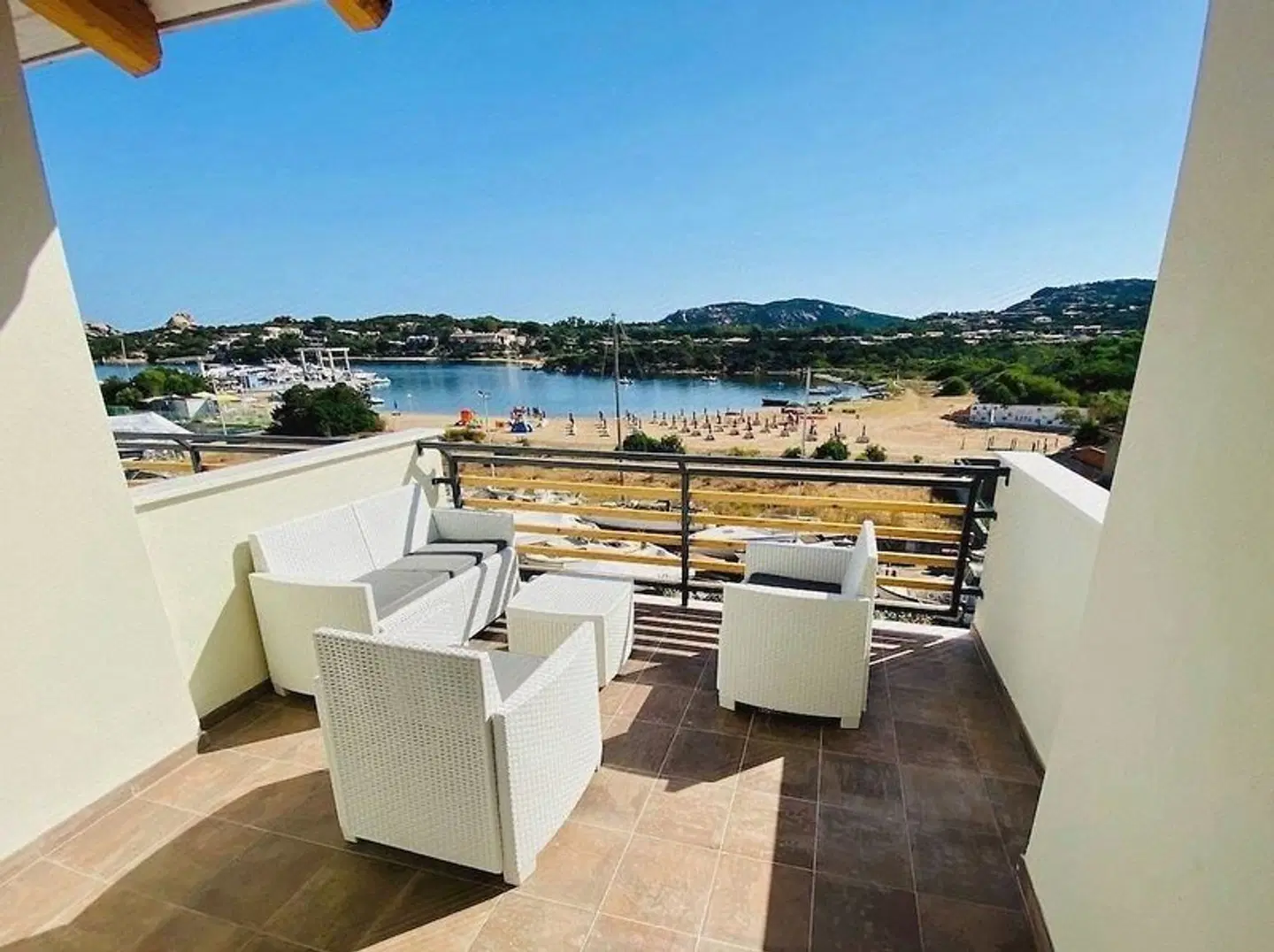 Club Esse Cala Bitta Terrasse