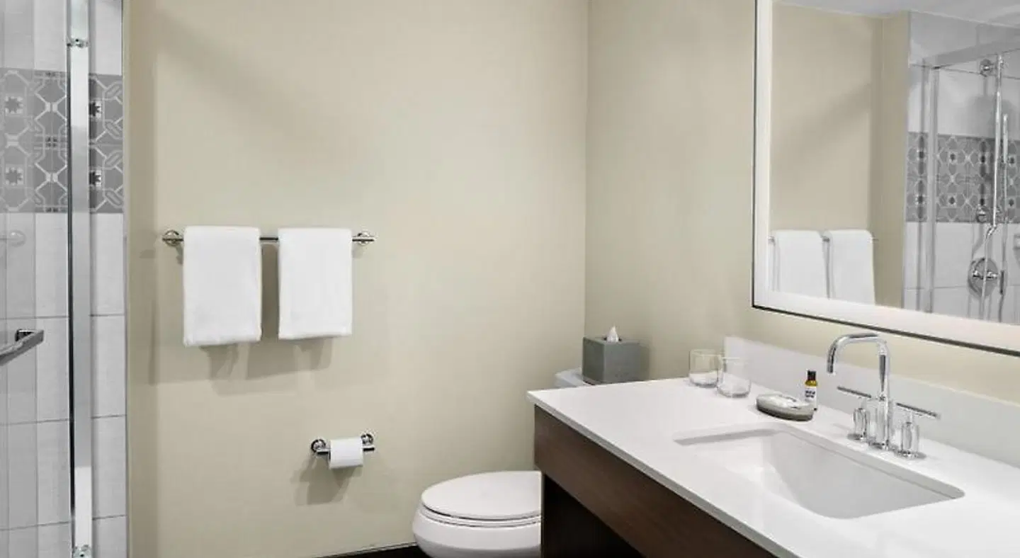 Hyatt Regency Westlake Badezimmer