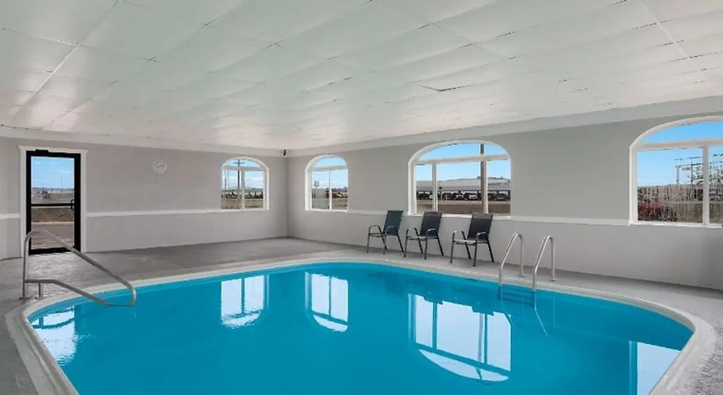 Econo Lodge Hallenbad