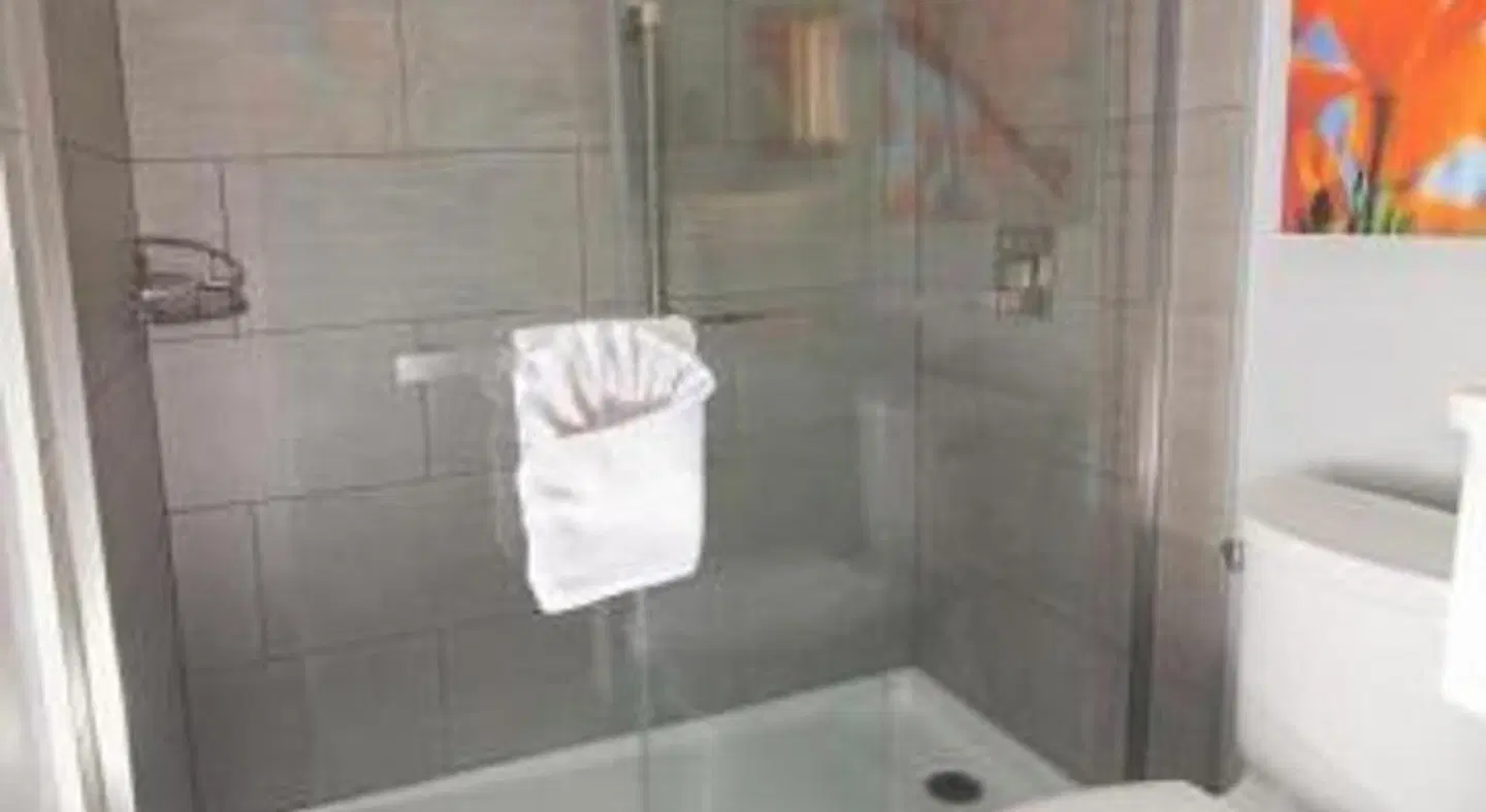 Palm Garden Hotel Badezimmer