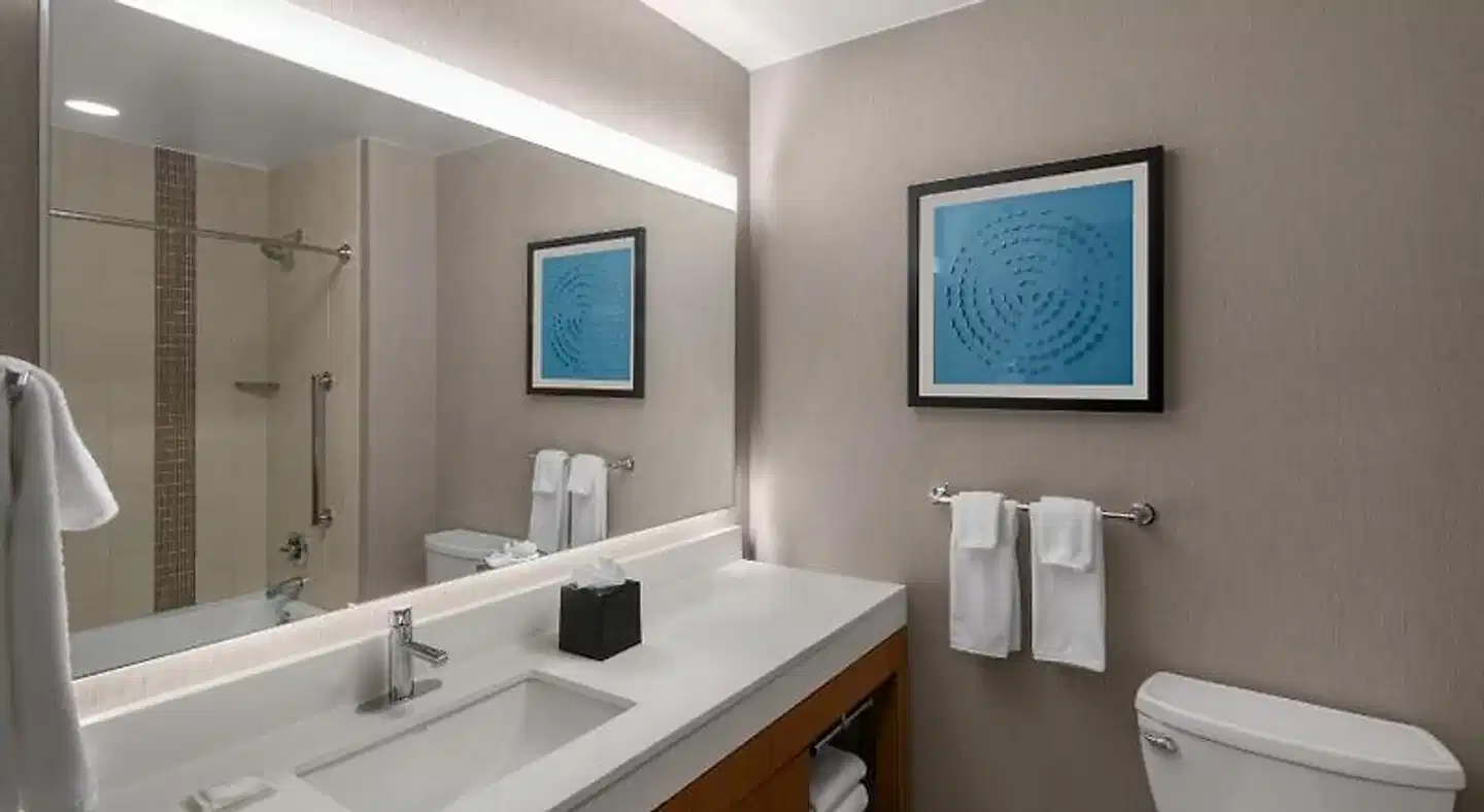 Hyatt Place Denver Cherry Creek Badezimmer